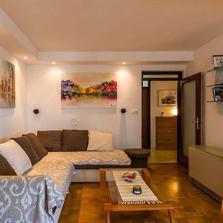 Apartment Many Pula Bagian luar foto