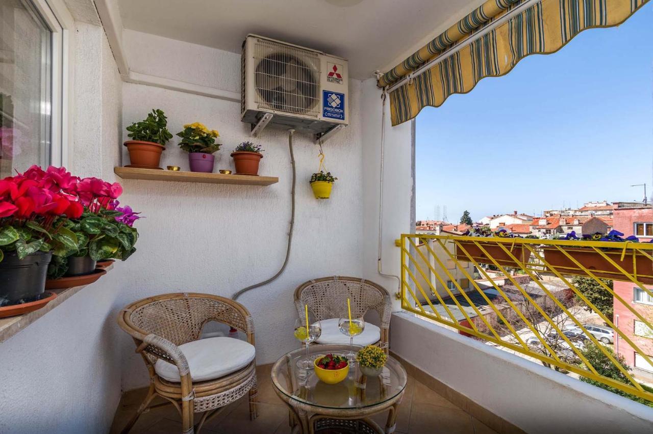 Apartment Many Pula Bagian luar foto