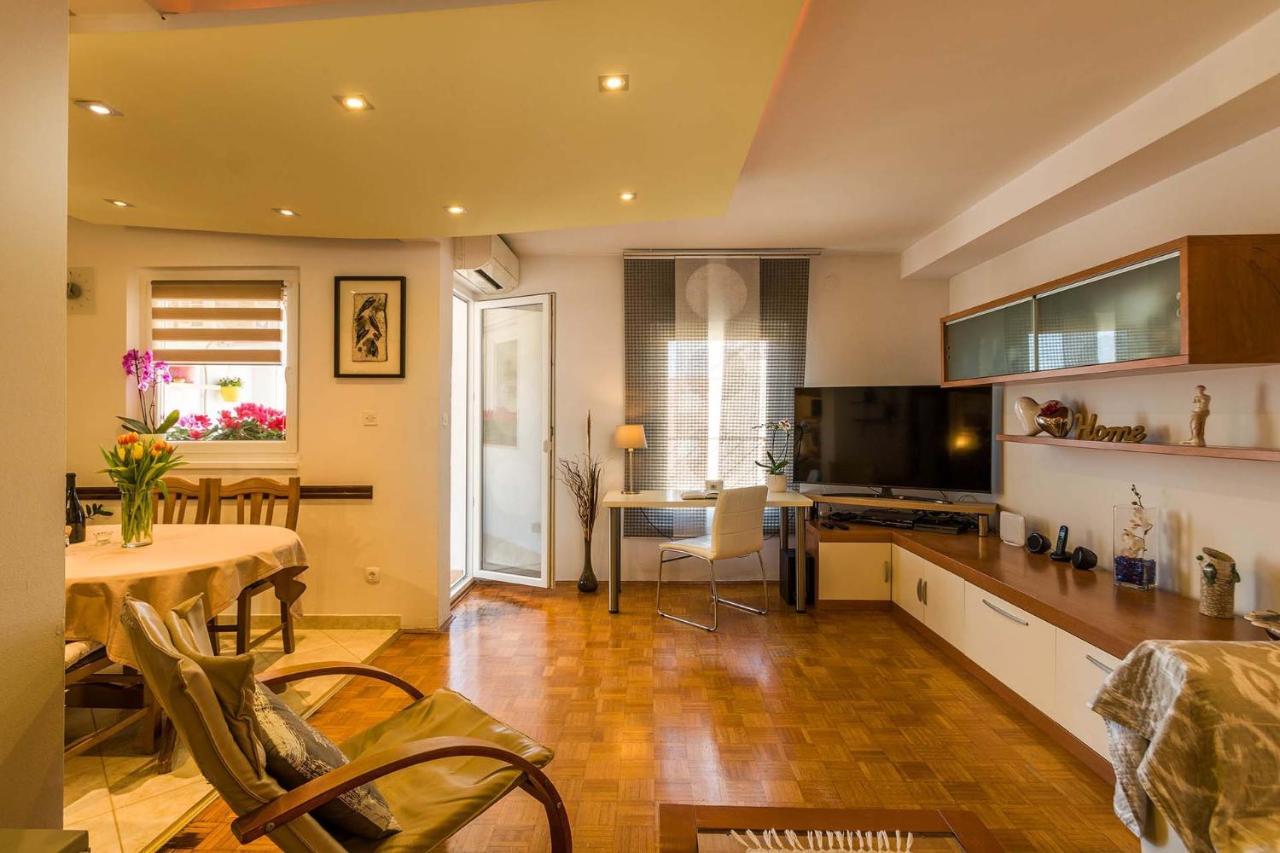 Apartment Many Pula Bagian luar foto